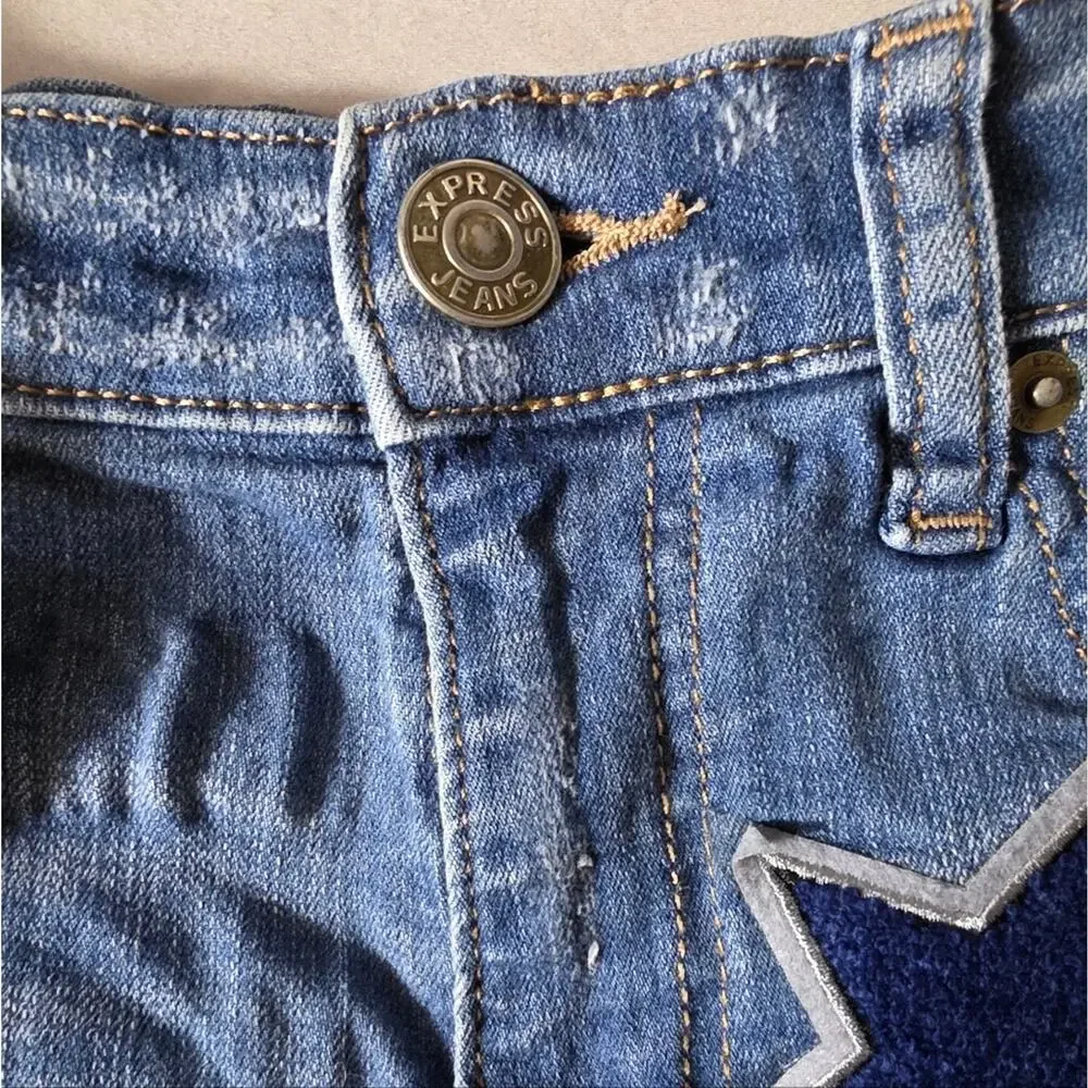 EXPRESS JEANS Women's Distressed Denim Cut-Off Shorts Size 6 - Unique Patches